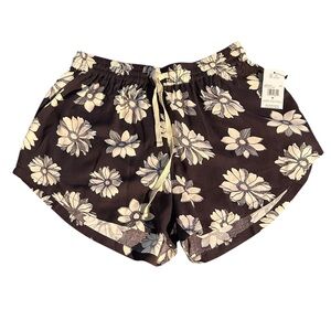 NWT Billabong Black White Cream Floral Pipe Line Viscose Pull On Shorts - Medium